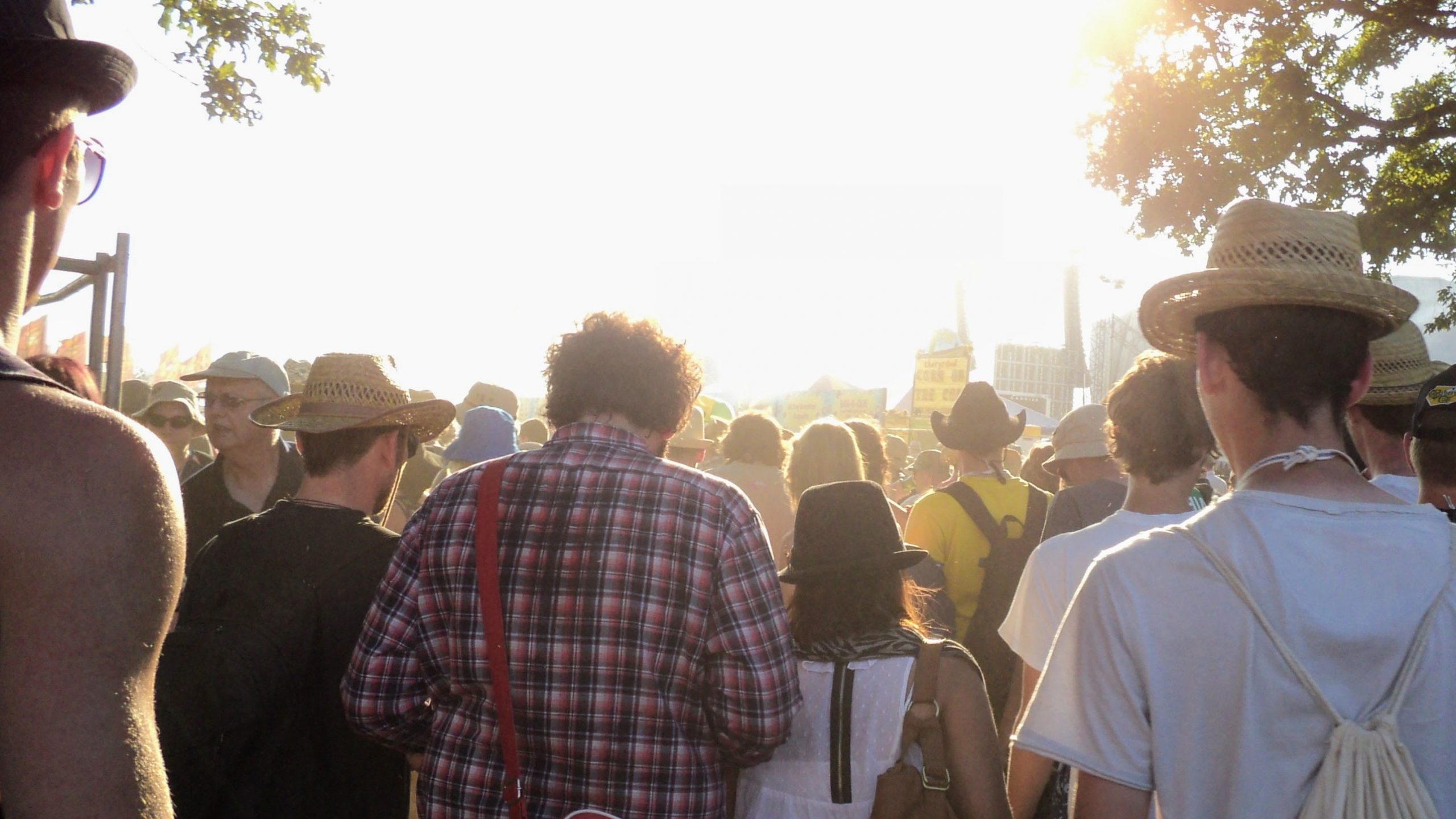 The Friendliness of Crowds